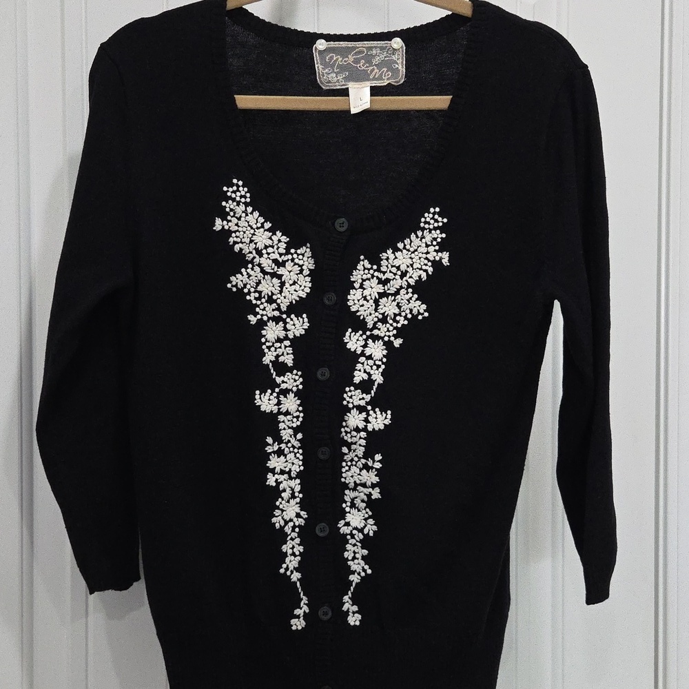 Nick & Mo Womens Black Cardigan Sweater Floral embroidered ,size Large